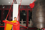上海二严寺举行2014迎新年祈福撞钟法会