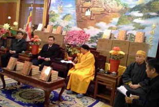 中国佛教协会慈善公益委员会举行向全国寺院捐赠《乾隆大藏经》仪式