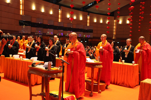 香港佛教三德弘法中心十周年庆举行普佛传灯法会