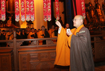 杭州灵隐寺举行2014年“供佛斋天法会”