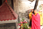 江苏姜堰绿树禅寺举行净怀法师圆满开缸仪式