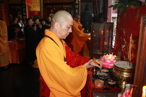 上海洪福寺隆重举行华严法会：小供天