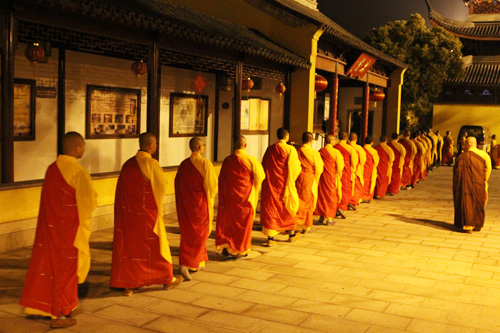 苏州重元寺梁皇宝忏法会之熏坛洒净仪式