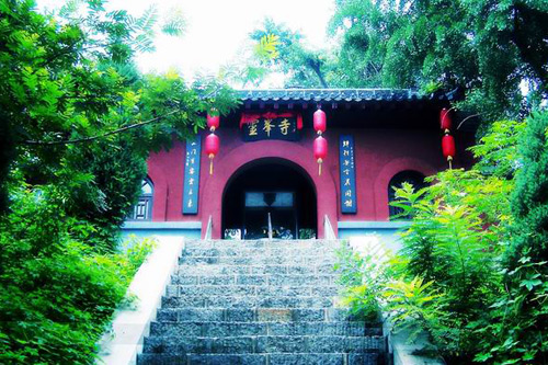 苍山灵峰寺