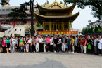 上海金山区东林寺开展重阳节敬老系列活动