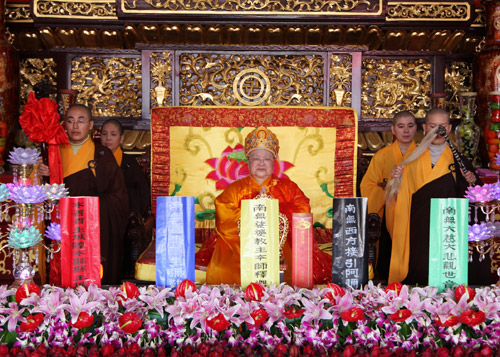 黄梅妙乐寺法界圣凡水陆法会第三天：请上堂