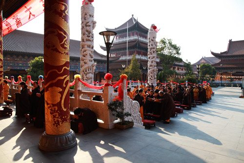 黄梅妙乐寺法界圣凡水陆法会第四天：大坛拜忏、诵经