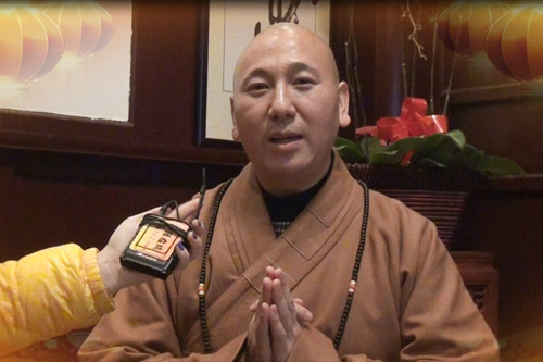 洪法大和尚向菩萨在线广大佛友贺羊年送祝福