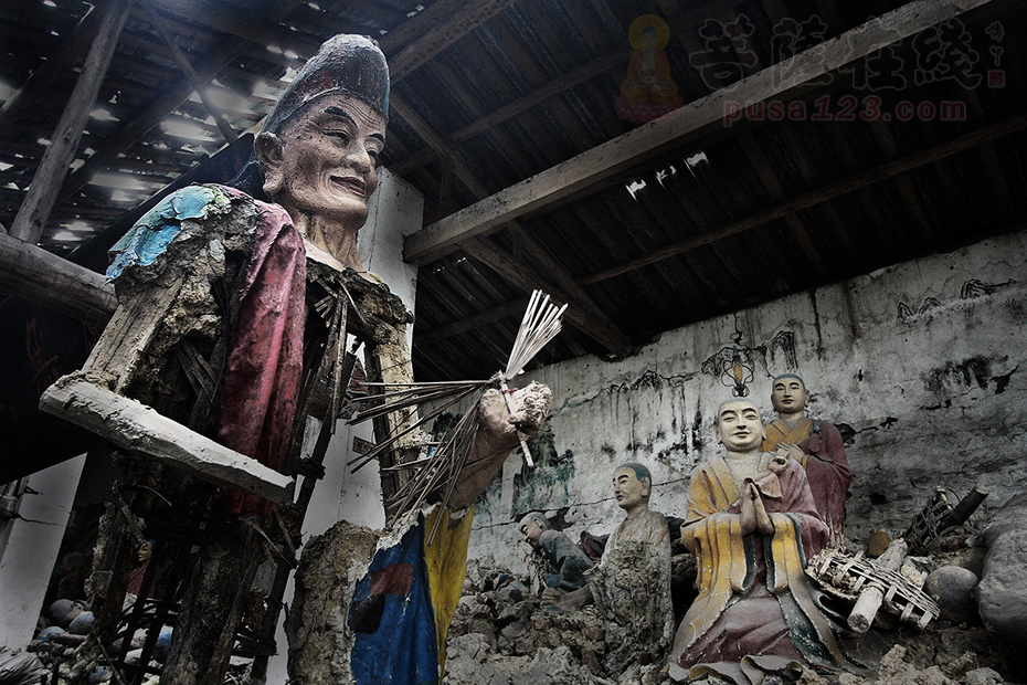 512汶川大地震中的佛像(作品编号:92097)