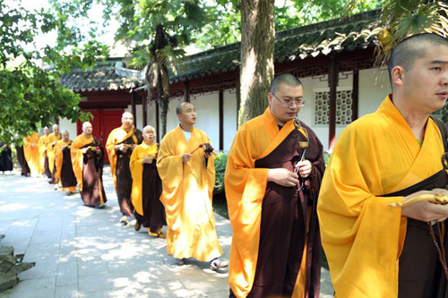 江苏常熟兴福寺举行文殊菩萨圣诞祈福求智法会
