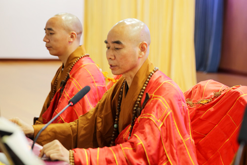 七塔禅寺传授三坛大戒法会举行初坛请戒礼、查验衣钵、忏摩仪式