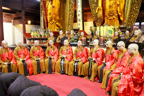 七塔禅寺传授三坛大戒法会举行二坛请戒及正授比丘戒登坛仪式