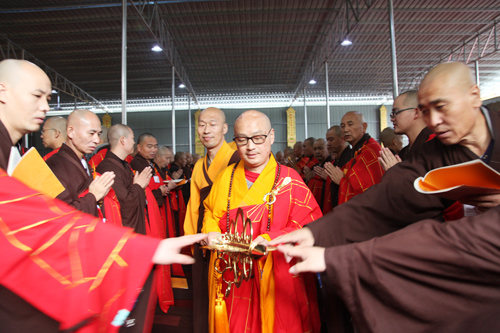 江西上饶能仁禅寺传授三坛大戒第二十七天：正授菩萨戒、扫祖师塔