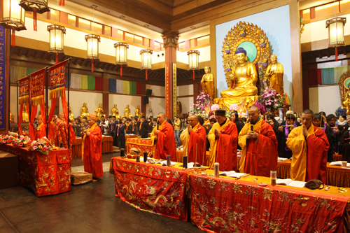 丁酉初春日 礼请奉斋天 上海七宝教寺于正月初八举行供佛斋天祈福法会