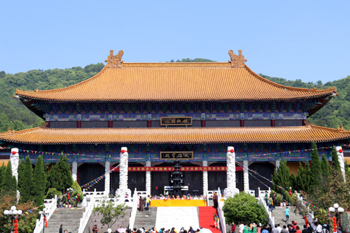 西隐禅寺文殊菩萨开光 数百人汇聚于此共沐佛恩