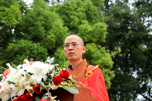 道伟大和尚：要将佛法智慧与现代人的实际生活结合