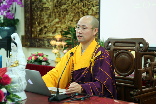 悟端法师在沉香阁与大众分享《禅在当代 律在千秋》