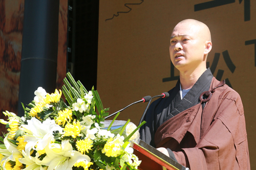 常州天宁禅寺寺管会主任廓尘法师在松纯长老追思法会上致答谢词
