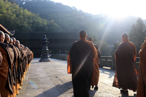 天童禅寺传授三坛大戒法会第二十二日：复二坛正授，拜忏，讲戒律