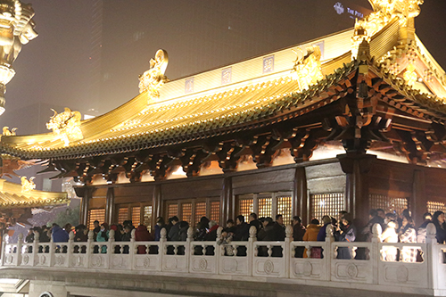 上海静安寺举行2018年新年祈福撞钟法会