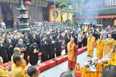 上海玉佛寺举行放生法会