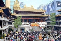 上海静安寺举行2012年福字挂历加持洒净仪式