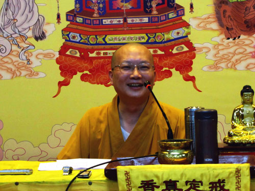 广东四会六祖寺隆重举行信士发心百天短期出家剃度仪式