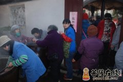 寒山寺腊八奉粥  共祝来年吉祥平安