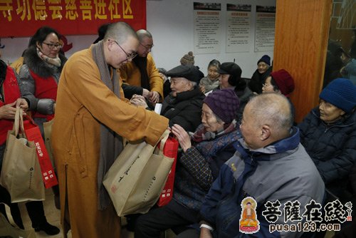 灵隐寺-杭州灵隐寺开展2015年“走进社区 关爱老人”慈善活动