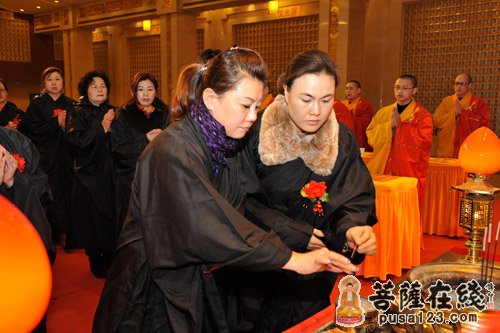 肉灵芝-上海玉佛禅寺隆重举行甲午年谢太岁法会