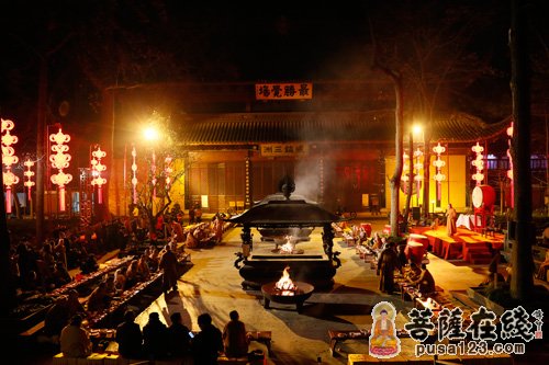 灵隐寺-杭州灵隐寺除夕夜首次围炉 共话年来修行