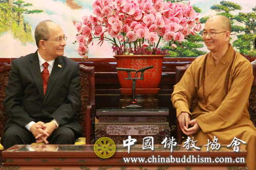中国佛教协会-“世佛联”秘书长攀洛·泰阿利拜访中国佛教协会