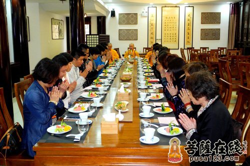 佛教-上海西林禅寺举办“崇恩一日禅”活动