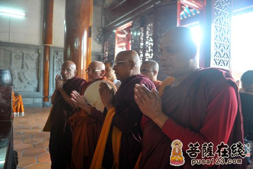 慧能大师-斯里兰卡93岁僧王参访南华禅寺瞻仰六祖惠能真身