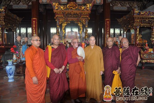 慧能大师-斯里兰卡93岁僧王参访南华禅寺瞻仰六祖惠能真身