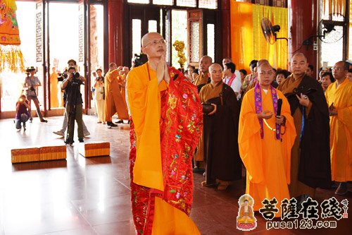 登觉法师：从青年才俊到寺院方丈