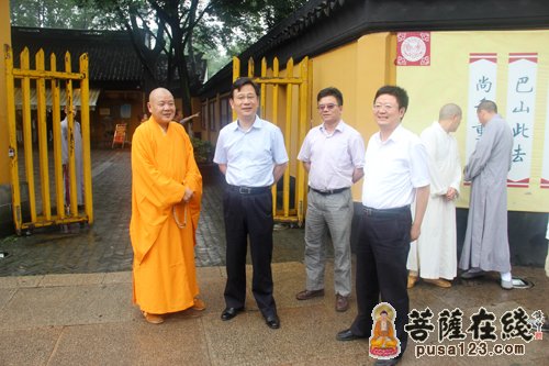 李国华-江苏省统战部副部长李国华一行赴寒山寺参访