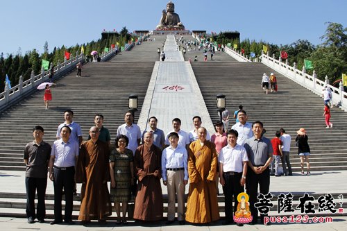 国家宗教局副局长陈宗荣一行前往龙口南山禅寺调研