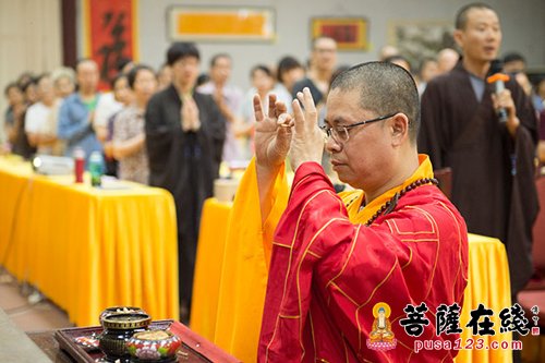 净因法师作《南传佛教与大乘佛教的比较与研究》讲座