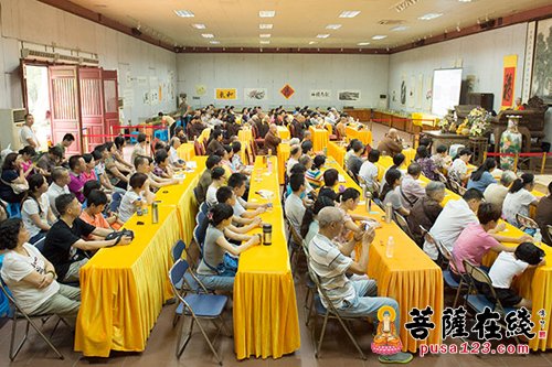 净因法师作《南传佛教与大乘佛教的比较与研究》讲座