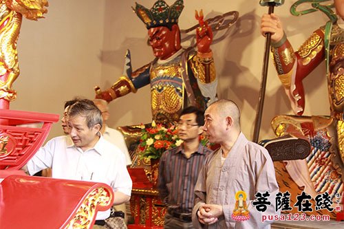 佛教-嘉兴市人大常委会副主任金成胜一行赴嘉兴圆觉禅寺调研