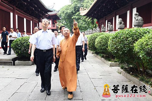 中共中央书记处书记杜青林一行视察广州光孝寺