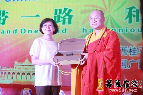 佛教-湛空大和尚邀请五国驻南宁总领事出席桂平市西山佛教文化盛典活动