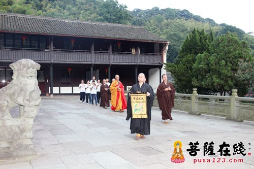 宏觉法师应邀在宁波天童禅寺宣讲《大念住经》