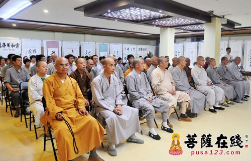 佛教-中国福山合卢寺举行首届短期出家班开班仪式