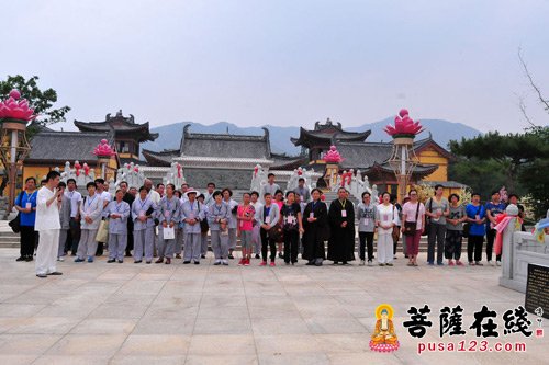 佛教-中国福山合卢寺举行首届短期出家班开班仪式