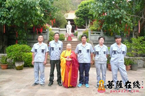 鸡足山-善愿善行——“金鲁班”公司捐赠鸡足山九莲寺东西方丈室门楼