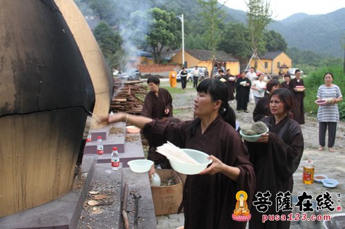 浙江夏履萬福寺為墮胎嬰靈隆重舉行淨壇和火供法會