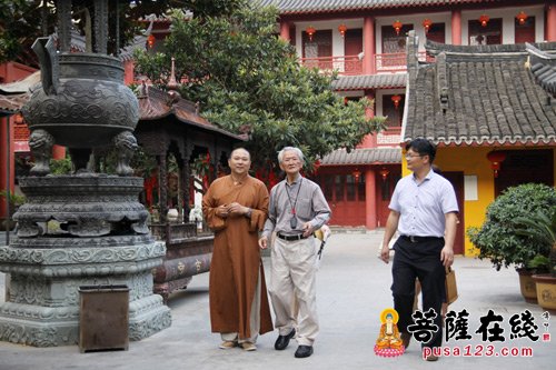 艺术-美国国立佛利尔美术馆艺术部傅申一行赴南山古寺参访