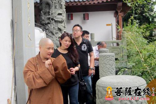 佛教-新加坡佛教居士林总裁梁美媚一行赴厦门进明寺参访